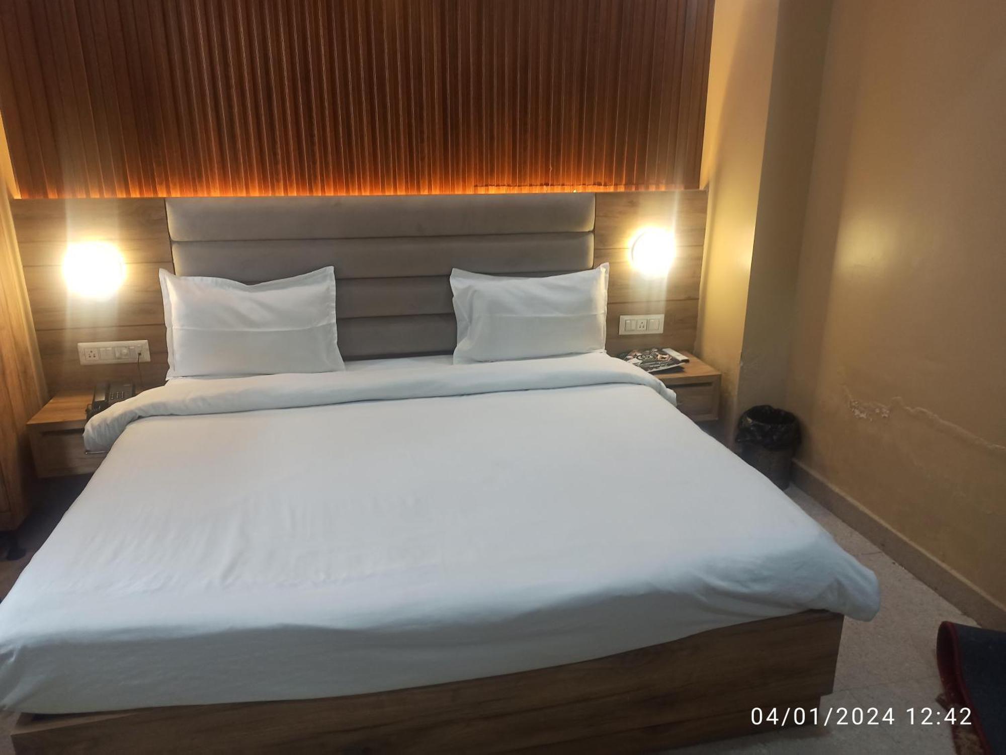 Icyhotels Hl Inn Chinhat المظهر الخارجي الصورة